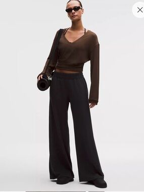 Lululemon BeCalm Mid-Rise Wide-Leg Pant